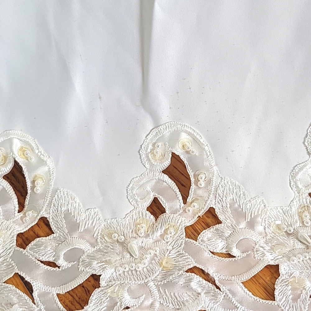 Removable Wedding Train - Picture 12 of 14